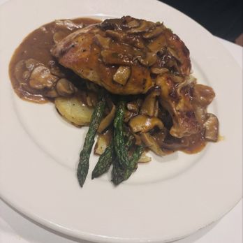 Il Fornaio - Pollo ai Funghi - Italian Near Me - San Jose, California Il Fornaio - Pollo ai Funghi - Italian Near Me - San Jose, California