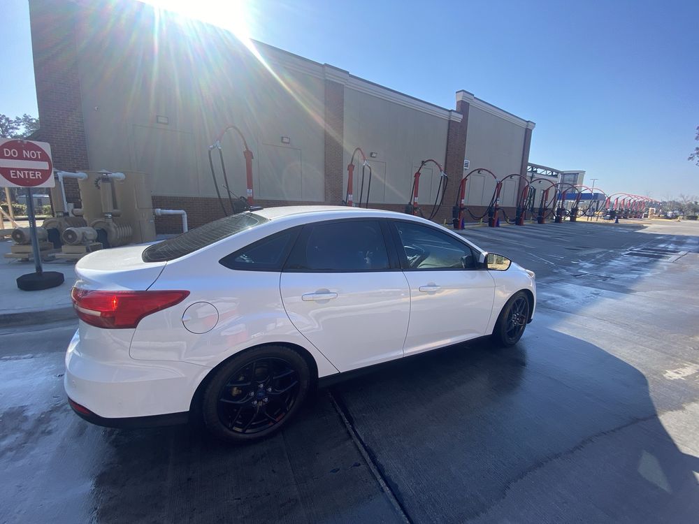 SWIFTY CAR WASH Updated September 2024 515 Gateway Center Blvd