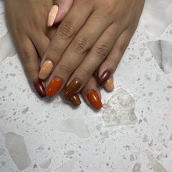 Hollywood Nails - AB