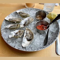 Kan-Kan Cinema and Bar - Lovely oysters