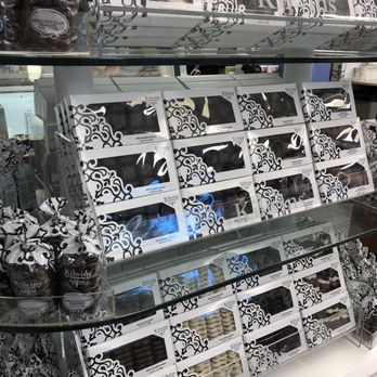 Kilwins Ice Cream - Chocolate - Fudge - Chocolatiers & Shops Near Me - Grand Rapids, Michigan