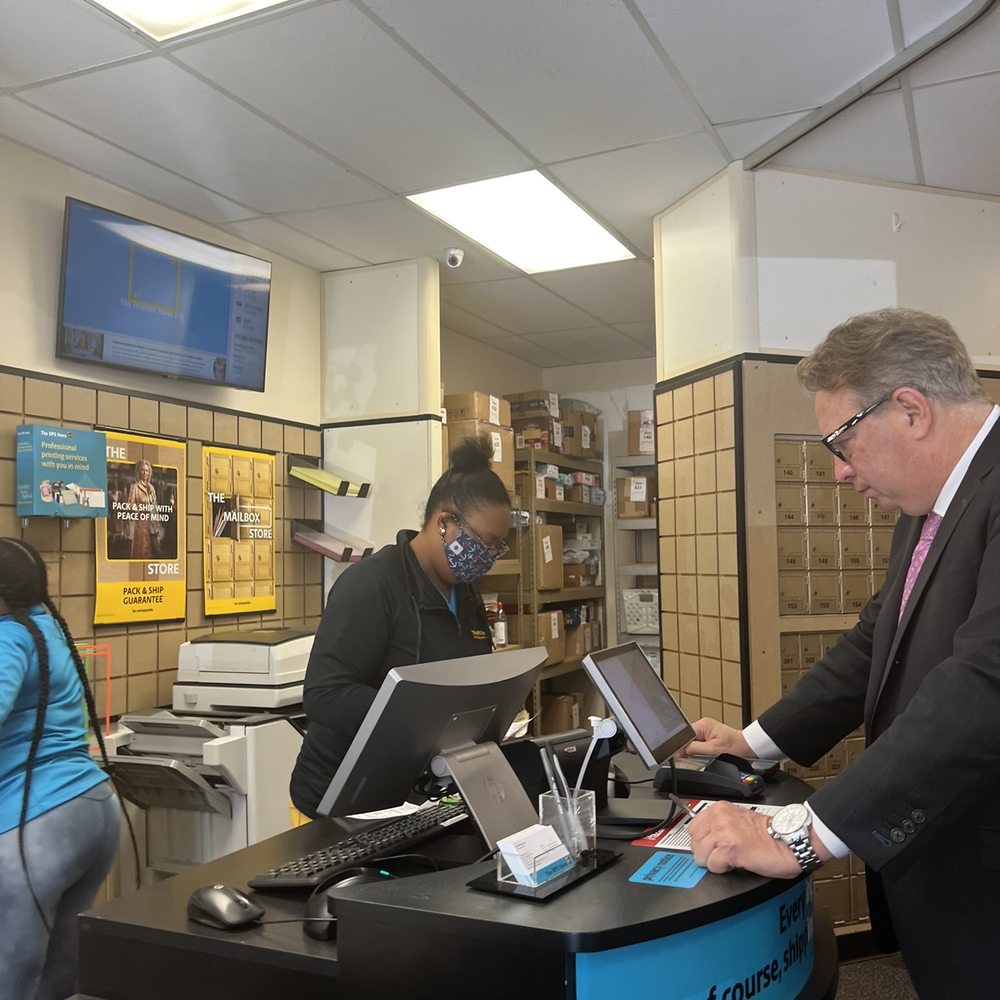 The UPS Store - Desks - Shipping Centers Near Me - Saint Louis, Missouri The UPS Store - Desks - Shipping Centers Near Me - Saint Louis, Missouri