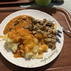 Bar Neptun - Goulash with potatoes and mushrooms
