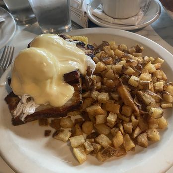 Egg - Corn Bread Benedict with Smoked Pork Belly - Breakfast & Brunch Near Me - Saint Louis, Missouri