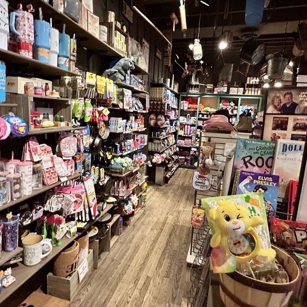 Cracker Barrel Old Country Store - American Near Me - Lincoln, Illinois Cracker Barrel Old Country Store - American Near Me - Lincoln, Illinois