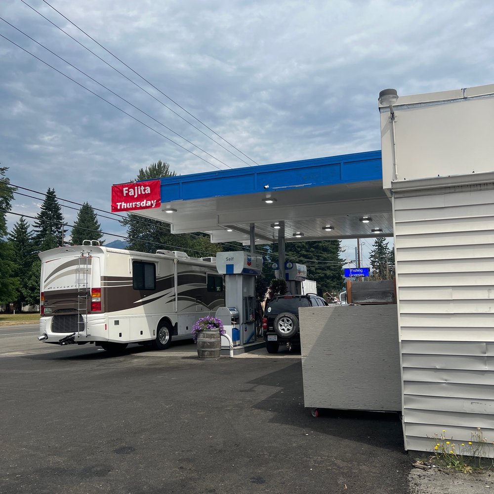 Chevron - a gas station with a bus parked in front of it - Gas Stations Near Me - Randle, Washington Chevron - a gas station with a bus parked in front of it - Gas Stations Near Me - Randle, Washington