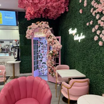 Bober Tea - Donuts Near Me - Carmel, Indiana