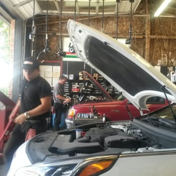 Lube Pit Stop - They use Castrol oil - Oil Change Stations Near Me - Austin, Texas Lube Pit Stop - They use Castrol oil - Oil Change Stations Near Me - Austin, Texas