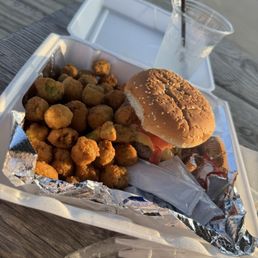 Cheeseburger with fried okra Cheeseburger with fried okra