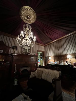 Brass Pineapple Inn by null