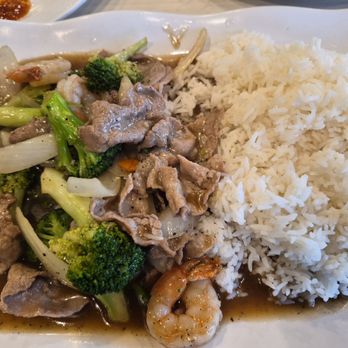 Pho So 1 - Great light beef shrimp onion broccoli dish - Vietnamese Near Me - Los Angeles, California
