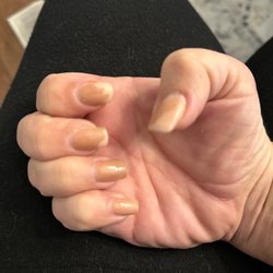 Santo Salon & Spa - Peeling top coat on 2nd day