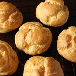 Cary's Bakeshop - Cream puff