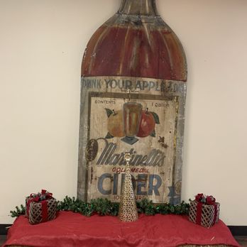 Martinelli's Company Store - Souvenir Shops Near Me - Watsonville, California