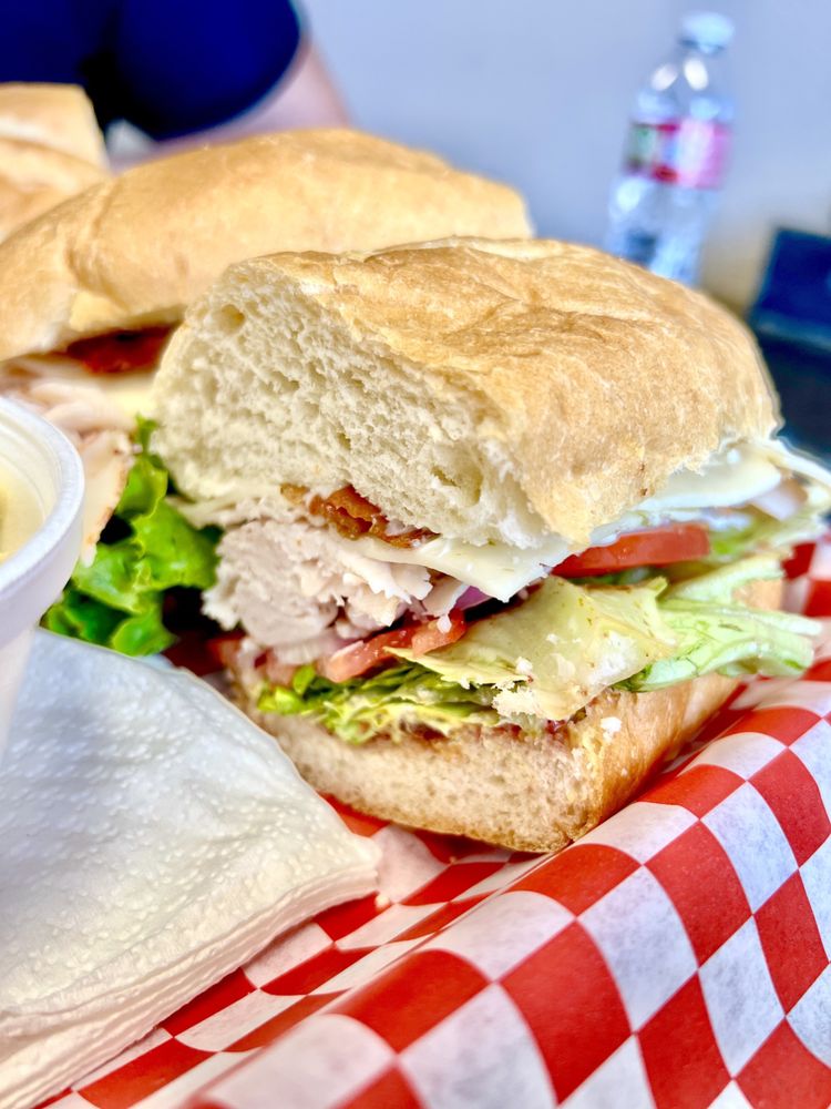 TUPS Sandwiches - Photo 3