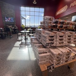 Yoke's Fresh Market - Seating area
