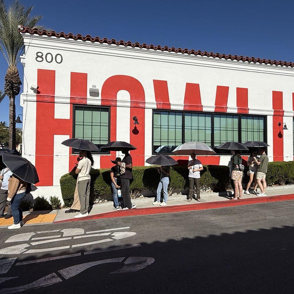 Howlin' Ray's - Line to enter Howlin Ray's - Southern Near Me - Pasadena, California