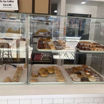 Rings Donuts & Coffee - Nice selection for late afternoon - Donuts Near Me - Dallas, Texas Rings Donuts & Coffee - Nice selection for late afternoon - Donuts Near Me - Dallas, Texas