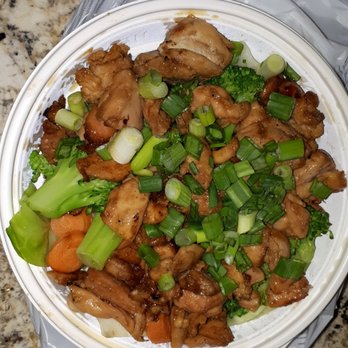 Flame Broiler - Regular bowl with grilled Chicken on grilled veggies. - Korean Near Me - Irvine, California