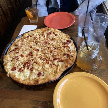 Dundee's Bar and Grill - Garlic chicken pizza, old fashioned, & sweet peach tea drink. - Breakfast & Brunch Near Me - Seaside, Oregon Dundee's Bar and Grill - Garlic chicken pizza, old fashioned, & sweet peach tea drink. - Breakfast & Brunch Near Me - Seaside, Oregon