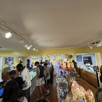 Kilwins Ice Cream - Chocolate - Fudge - Candy Stores Near Me - Gatlinburg, Tennessee Kilwins Ice Cream - Chocolate - Fudge - Candy Stores Near Me - Gatlinburg, Tennessee