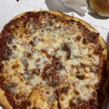 Oggi Trattoria - Small cheese pizza with sausage - Italian Near Me - Chicago, Illinois Oggi Trattoria - Small cheese pizza with sausage - Italian Near Me - Chicago, Illinois