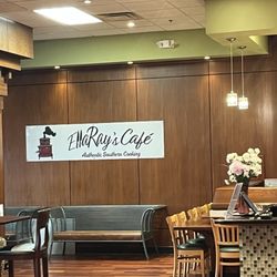 EllaRay's Cafe - Another view of the lobby.