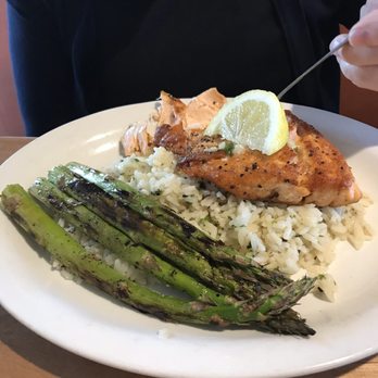 Trident Grill II - Grilled salmon with asparagus - Seafood Near Me - Tucson, Arizona Trident Grill II - Grilled salmon with asparagus - Seafood Near Me - Tucson, Arizona