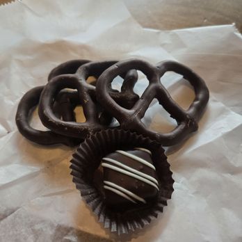 Li-Lac Chocolates - Chocolatiers & Shops Near Me - New York, New York Li-Lac Chocolates - Chocolatiers & Shops Near Me - New York, New York