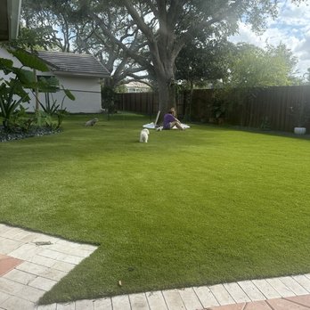 Ben Turf Landscaping - My dog, enjoying the turf by the oak tree - Artificial Turf Near Me - Boca Raton, Florida Ben Turf Landscaping - My dog, enjoying the turf by the oak tree - Artificial Turf Near Me - Boca Raton, Florida