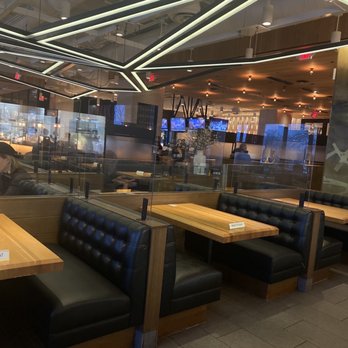 Earls Kitchen + Bar - New American Near Me - Somerville, Massachusetts