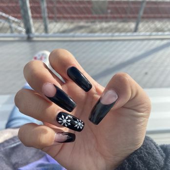 World Nails - Nail Salons Near Me - Riverside, California
