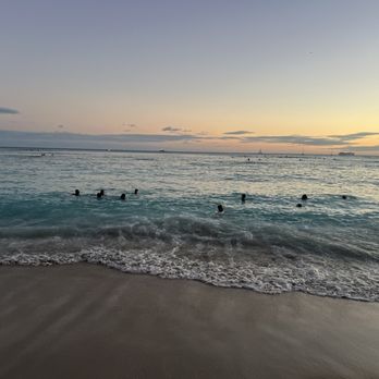 Waikiki Beach - Beaches Near Me