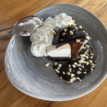 Duke's La Jolla - Hula Pie - New American Near Me - La Jolla, California