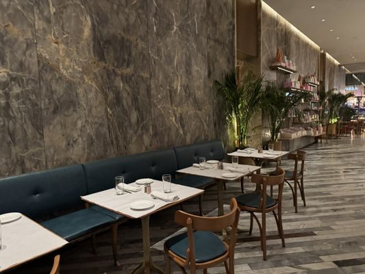 Bottega Louie WEHO by null