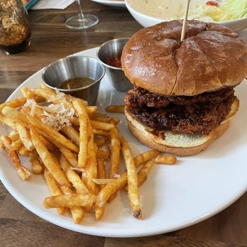 The Nash - The Nash Hot Chicken - New American Near Me - Houston, Texas