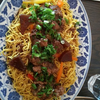 R&D Restaurant - Braised beef Chow Mein - Asian Fusion Near Me - Toronto, Ontario