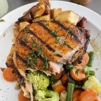 Dr Grubb's - Blacken Salmon, steamed veggies and potatoes. - American Near Me - Claremont, California