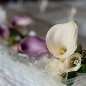 Lyal Nickals - Groom and Groomsmen boutonnieres.  Photo:  Lynds Photography - Florists Near Me - Castro Valley, California