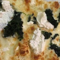 Ristorante Oberhauser - Pizza - ricotta und spinach