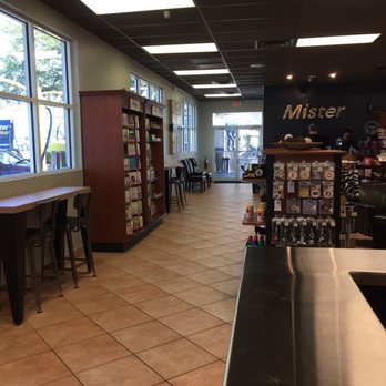 Mister Car Wash - Waiting area - Car Wash Near Me - Orlando, Florida Mister Car Wash - Waiting area - Car Wash Near Me - Orlando, Florida