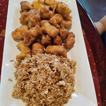 Great China Garden - Sweet and sour chicken, sauce on the side - Chinese Near Me - Garden City, Michigan
