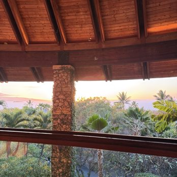 The Birdcage - Lounges Near Me - Wailea, Hawaii