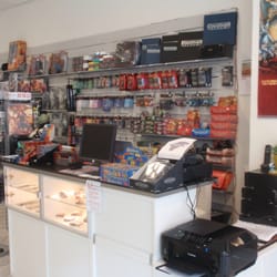 Games Academy Firenze - Il bancone e gli accessori Magic e Yu-Gi-Oh
