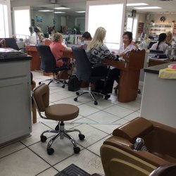 Kim Nails & Spa - Kim doing nails, she is WONDERFUL!