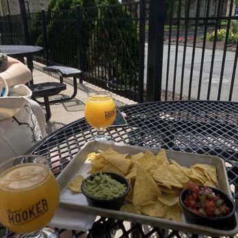 Thomas Hooker Brewery - Outdoor patio area to dine - Breweries Near Me - Hartford, Connecticut