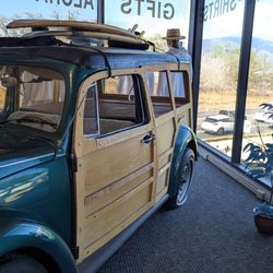 Maui Clothing Company Outlet - It's a great store with quality items
