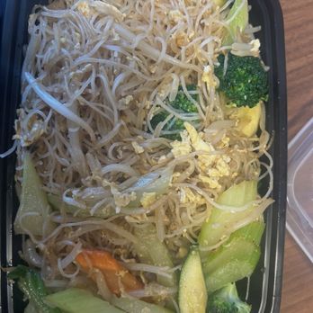 Tokyo Express - Vegetable rice noodles with egg all over the place. - Sushi Bars Near Me - San Francisco, California Tokyo Express - Vegetable rice noodles with egg all over the place. - Sushi Bars Near Me - San Francisco, California