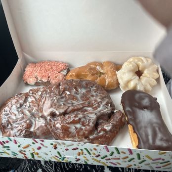 Golden Donuts - Donuts - Donuts Near Me - Clinton Township, Michigan Golden Donuts - Donuts - Donuts Near Me - Clinton Township, Michigan