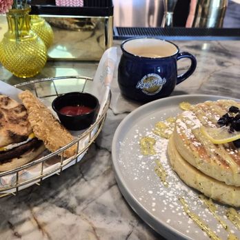Early Birds - A Breakfast Spot - Breakfast & Brunch Near Me - Las Vegas, Nevada